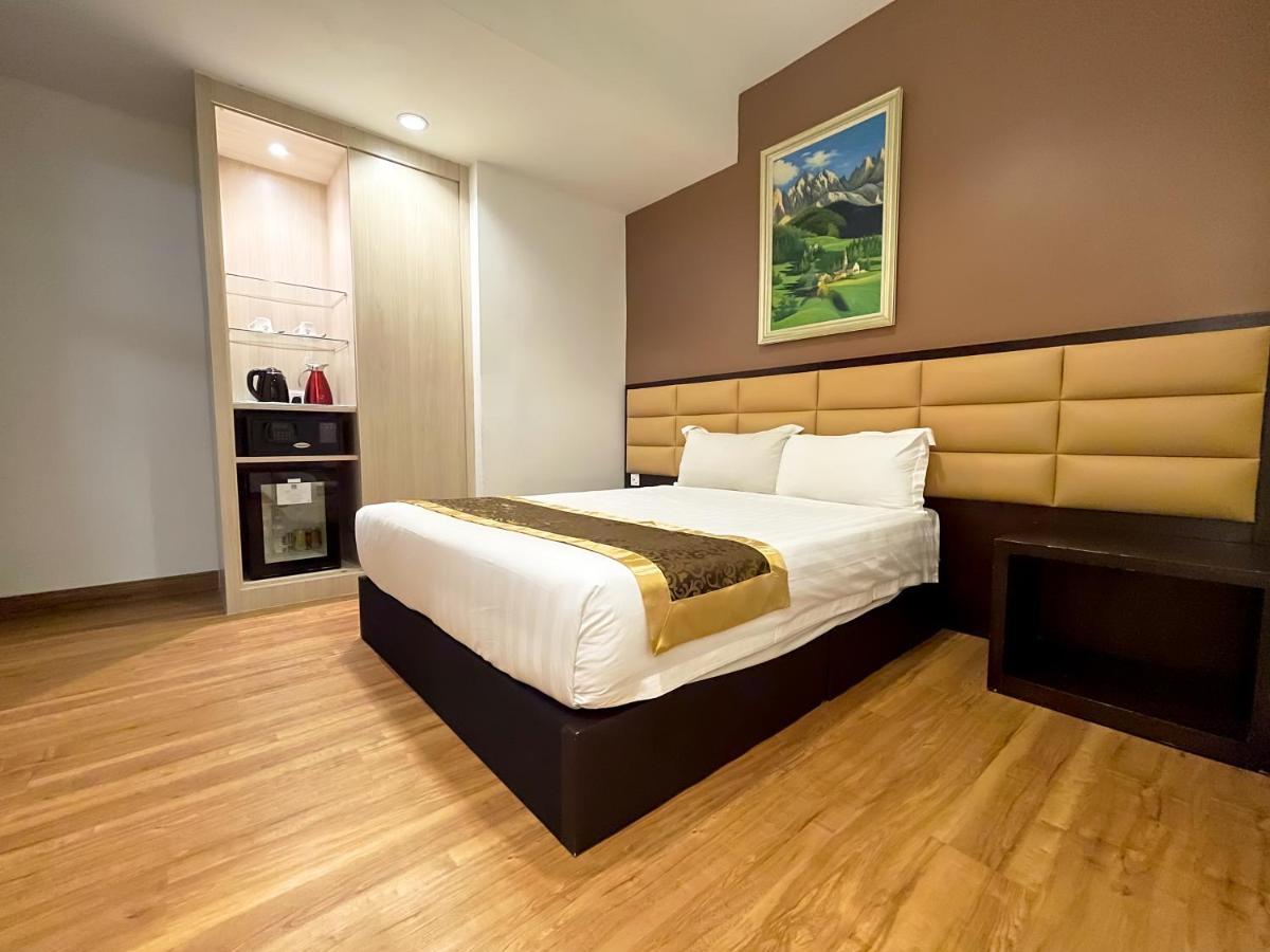 Hallmark Crown Hotel Malacca Ngoại thất bức ảnh